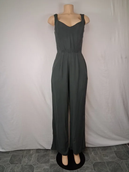 Audrey Parks Sleeveless Dark Green Wide-Leg Jumpsuit with Sweetheart Neckline - Picture 3 of 16